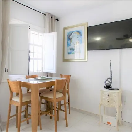 Ground Floor With Pool View! Alicante